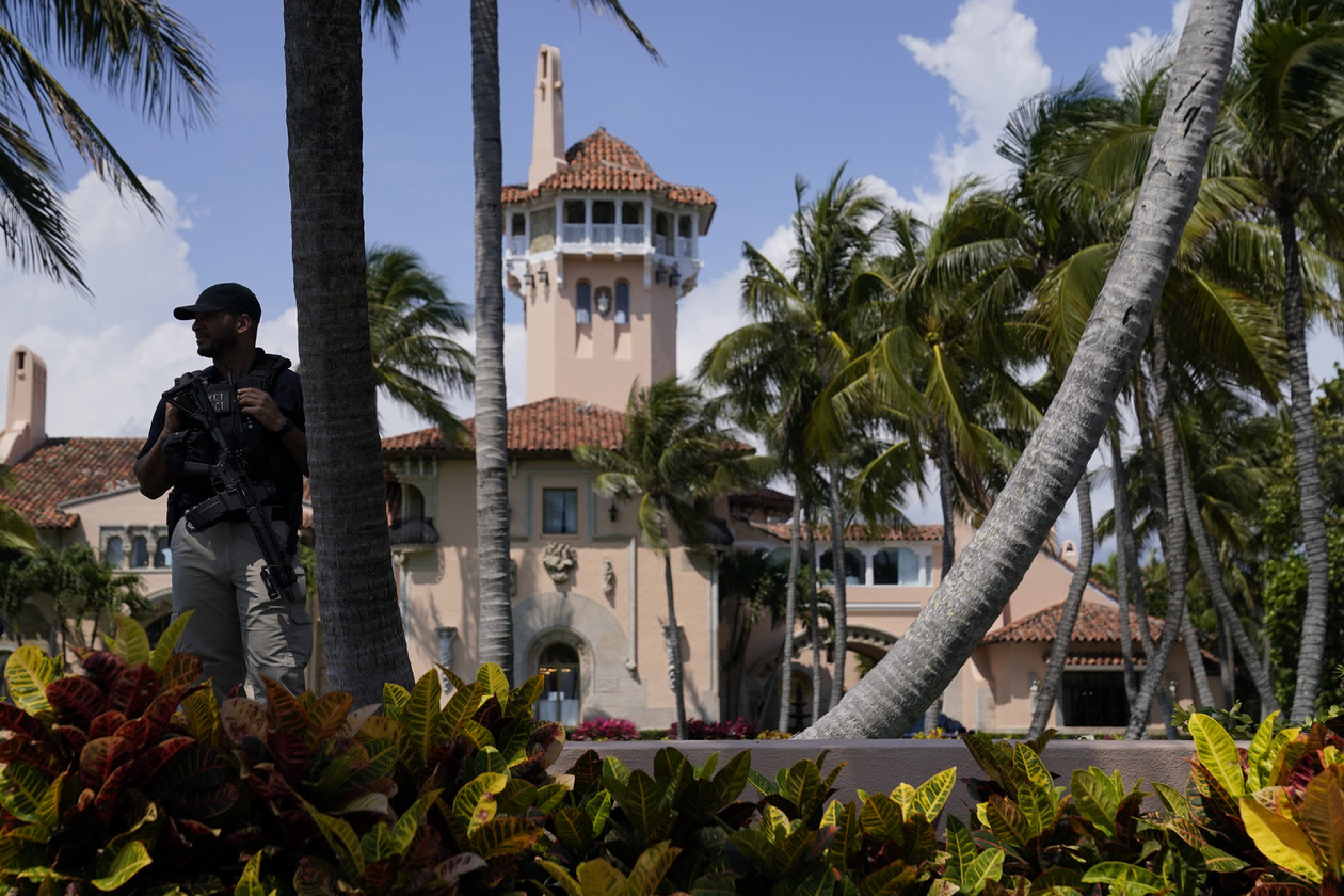 Mar-a-Lago documents: Ex-Trump staffer cooperates with justice